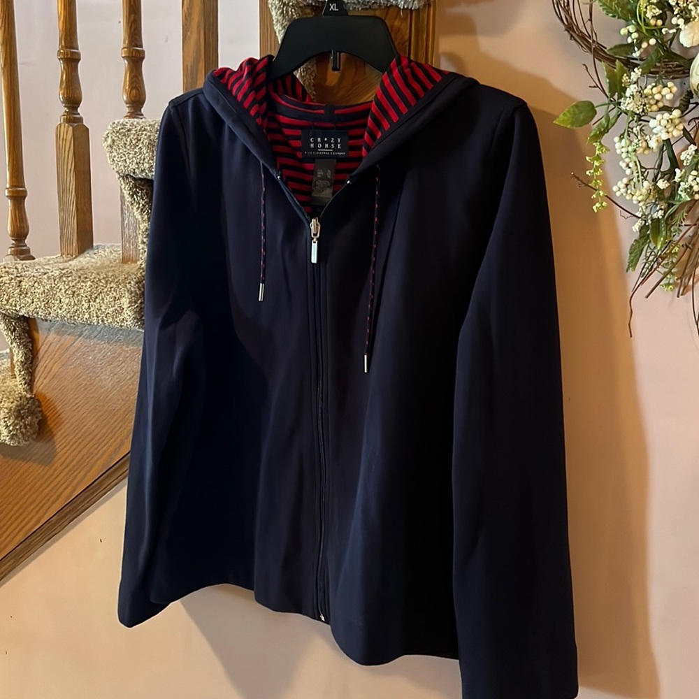 Liz Claiborne- Crazy Horse smart, soft medium- weight jacket in navy.